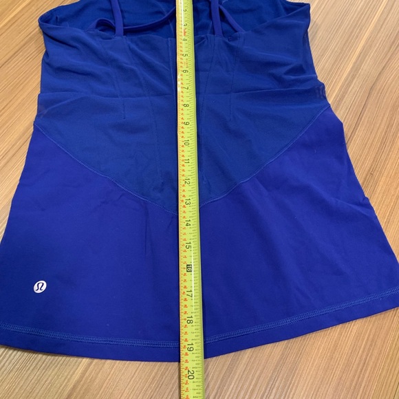 Lululemon exquisite mesh tank 8 EUC - Picture 7 of 10